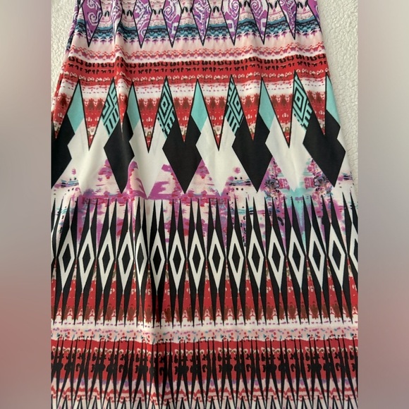 NWT Boho styled Aztec design palazzo pants by DGNY LX folding waistband. - Picture 3 of 9